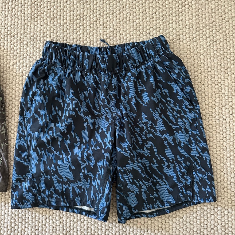 Boys Zella Camouflage Shorts in Gray and Blue Bundle. Excellent Condition! - Picture 3 of 11